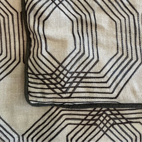 VILLA Pillow Cases - 2 - Picture 12 of 15